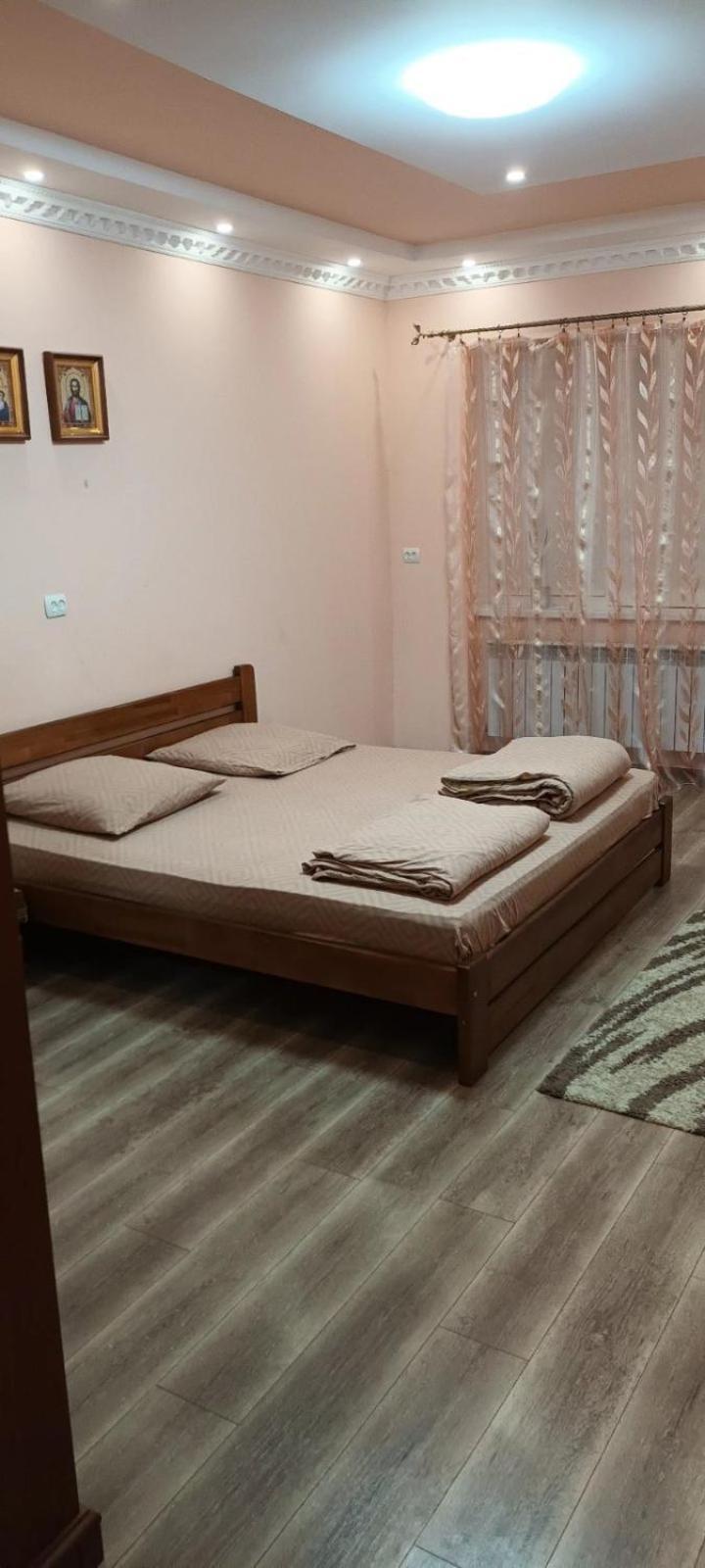 Sima Villa Berehove  Buitenkant foto
