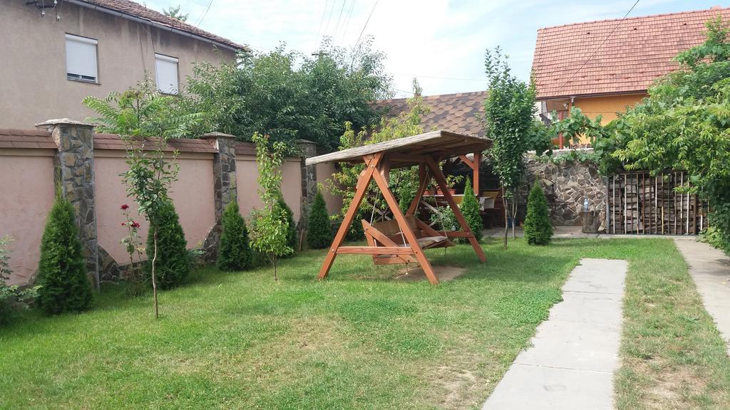 Sima Villa Berehove  Buitenkant foto